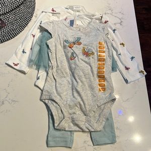 NWT Carter’s 3 Piece Baby Outfit